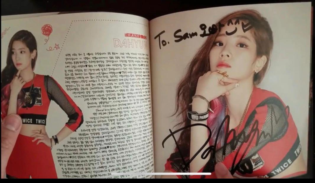 Purchasing signed TWICE merch online - read this to avoid buying fakes