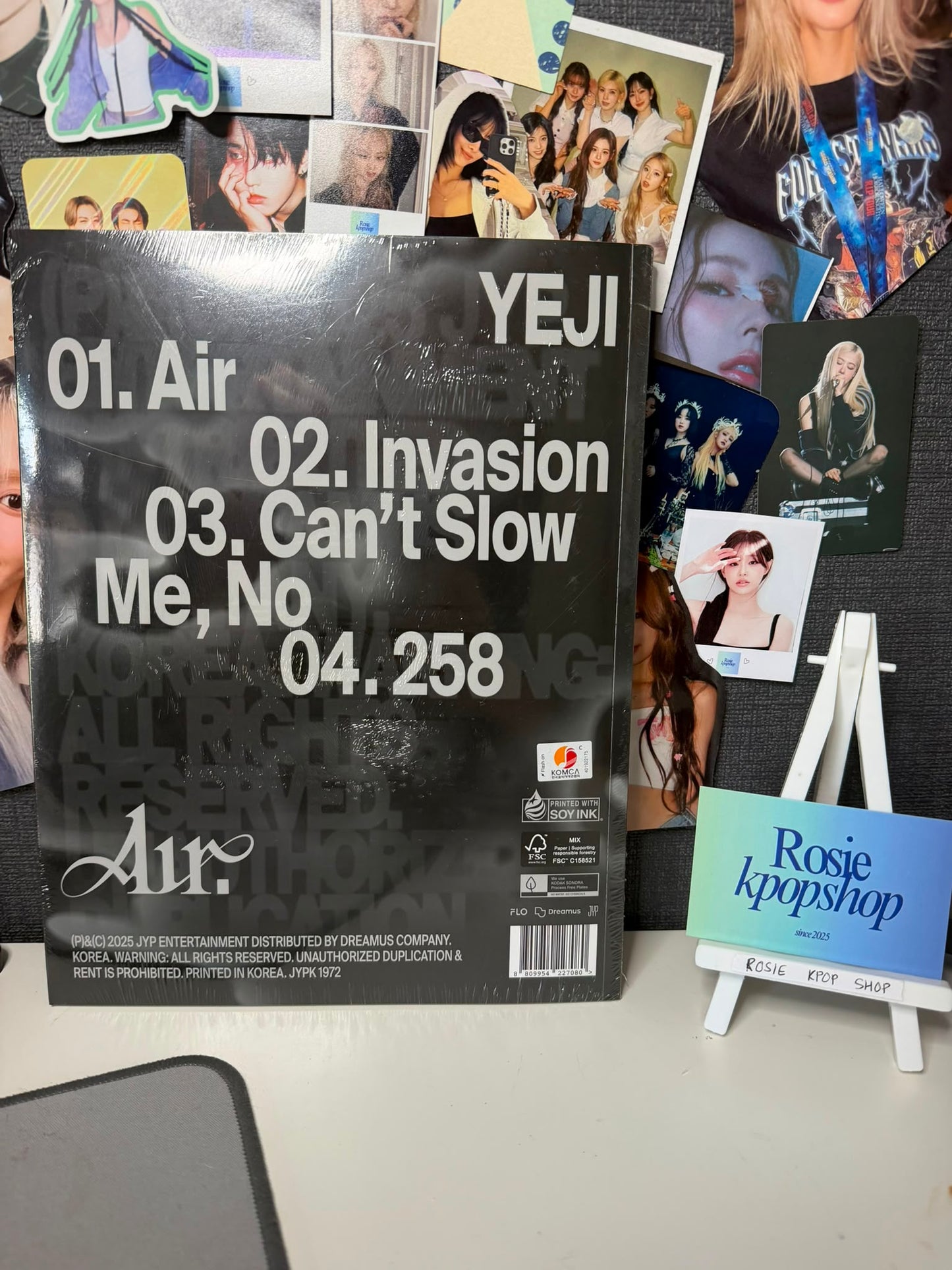 YEJI (ITZY) 'Air' 1st Mini Album Photobook Version